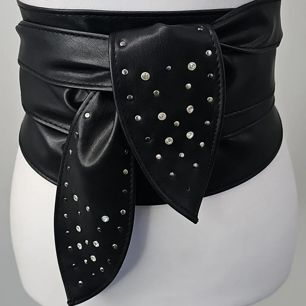 N/A stylish black