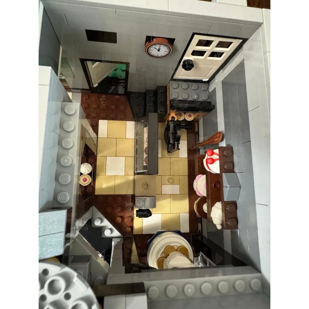 Lego this 10255