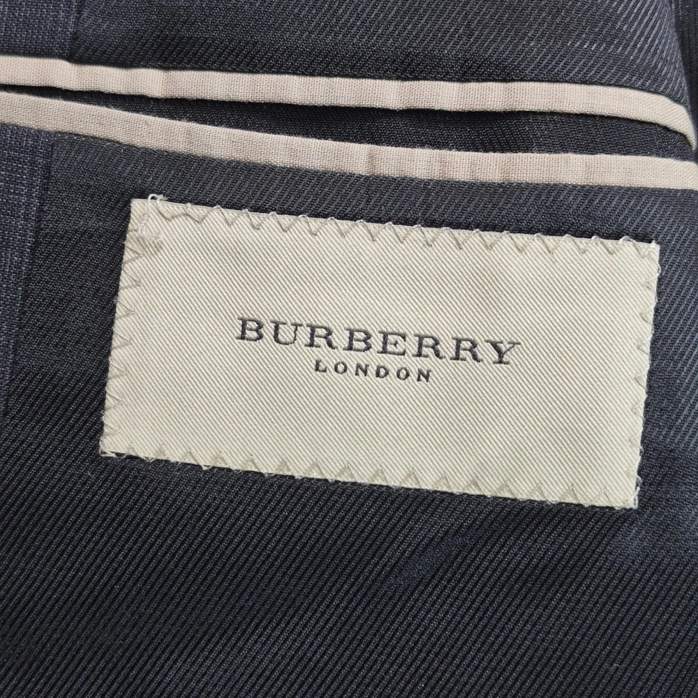 Burberry note few