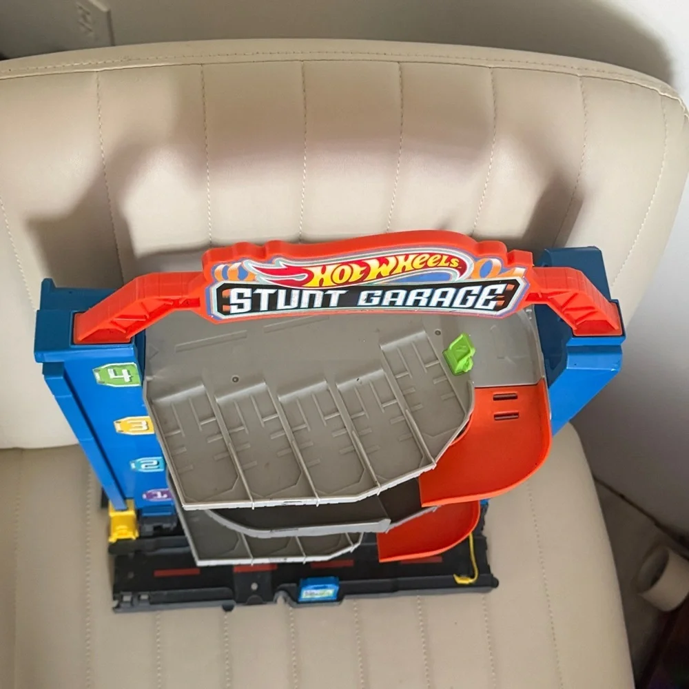 N/A stunt garage
