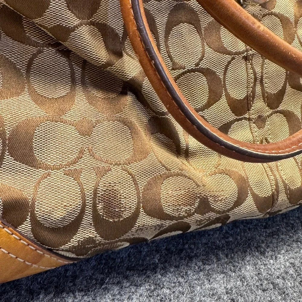 Coach hampton signature