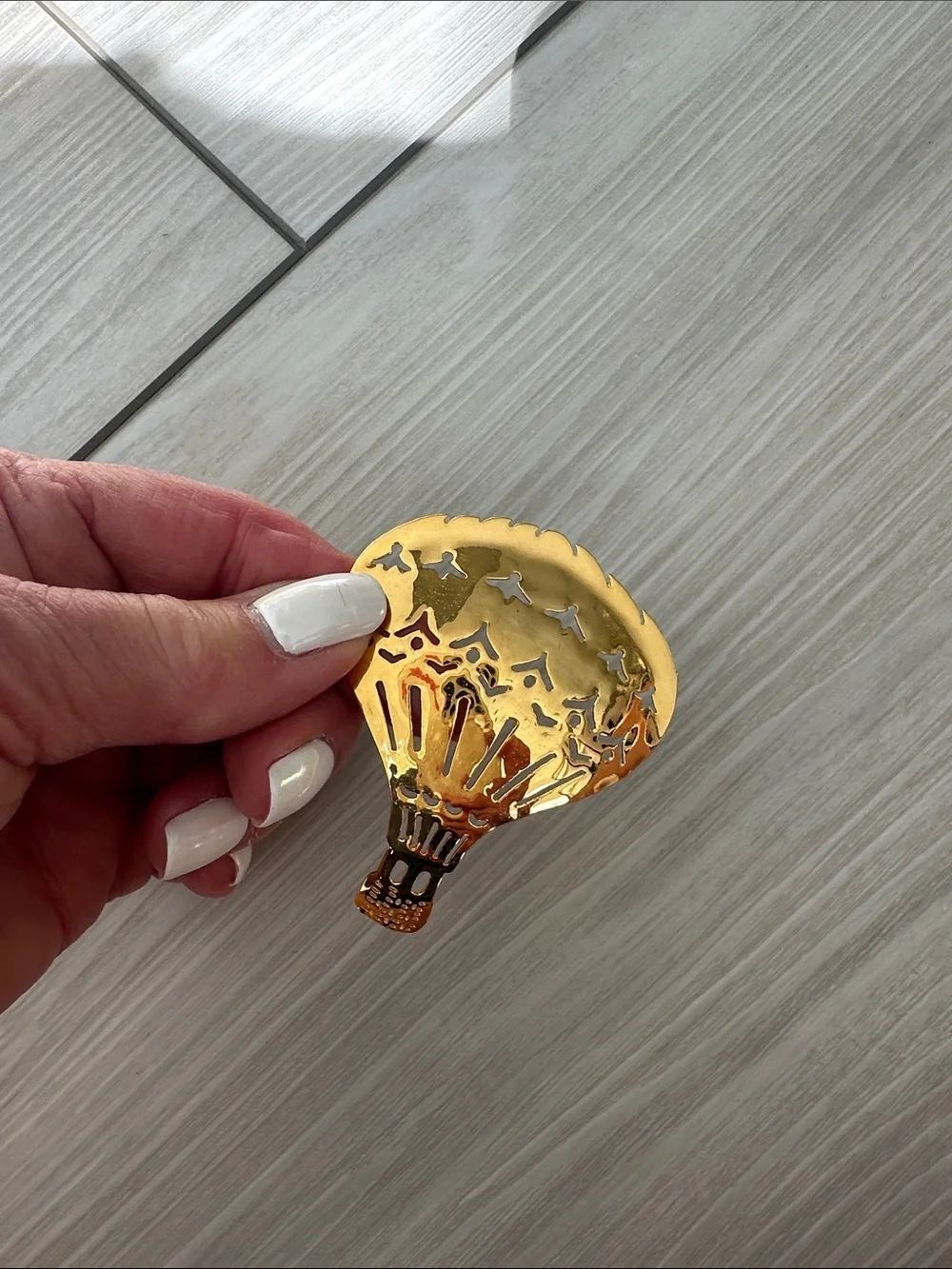 N/A lightweight gold