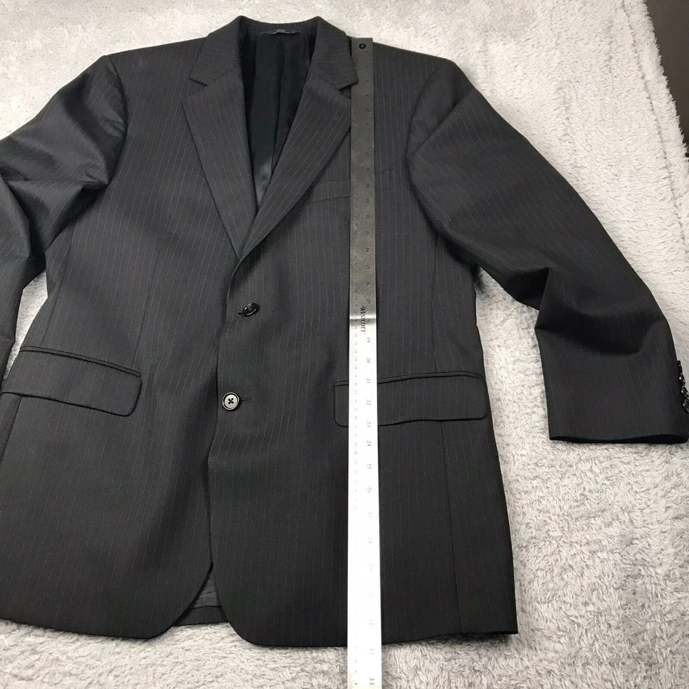 Brooks Brothers spot shoulder