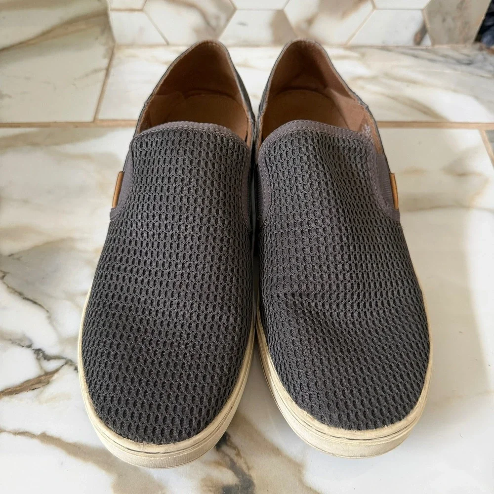 OluKai casual slip