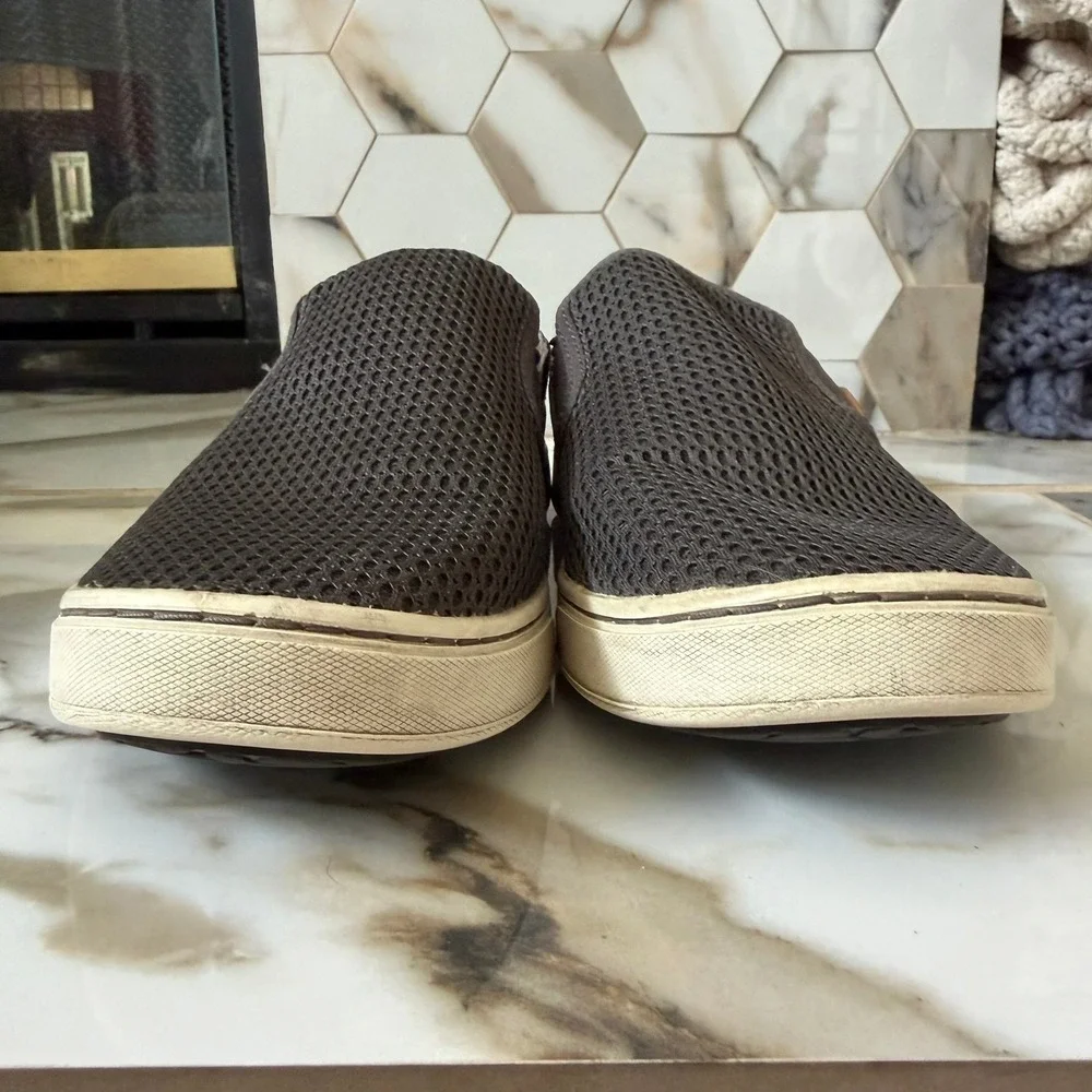 OluKai casual slip