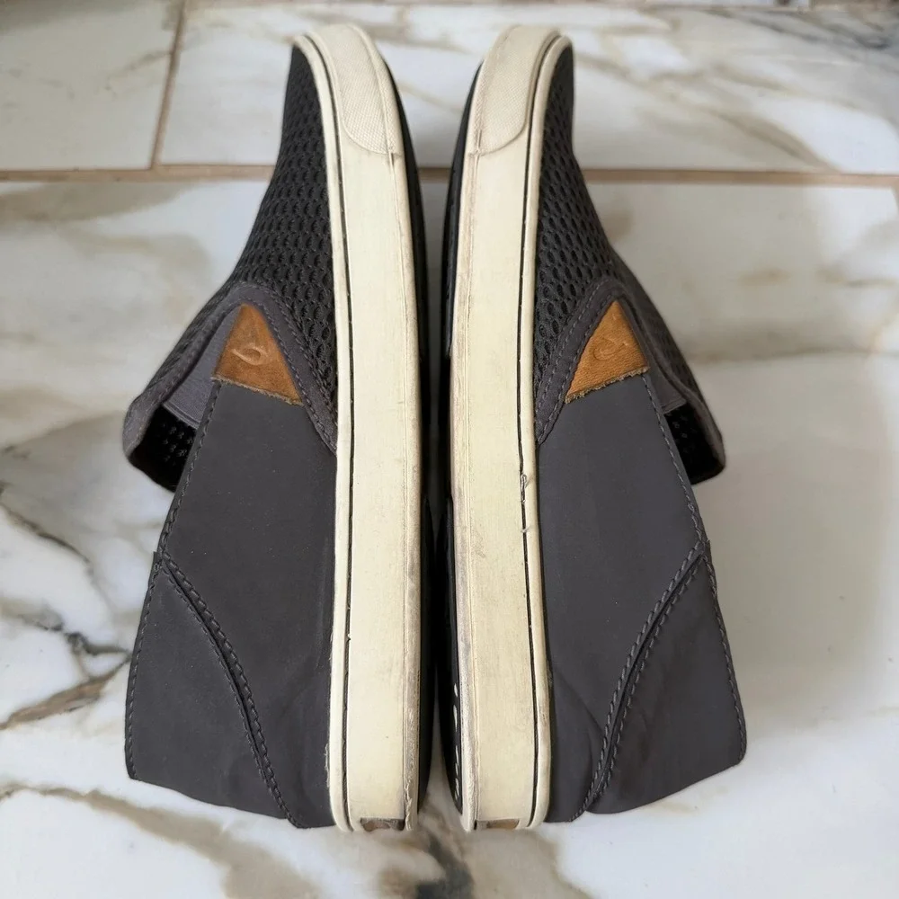OluKai casual slip