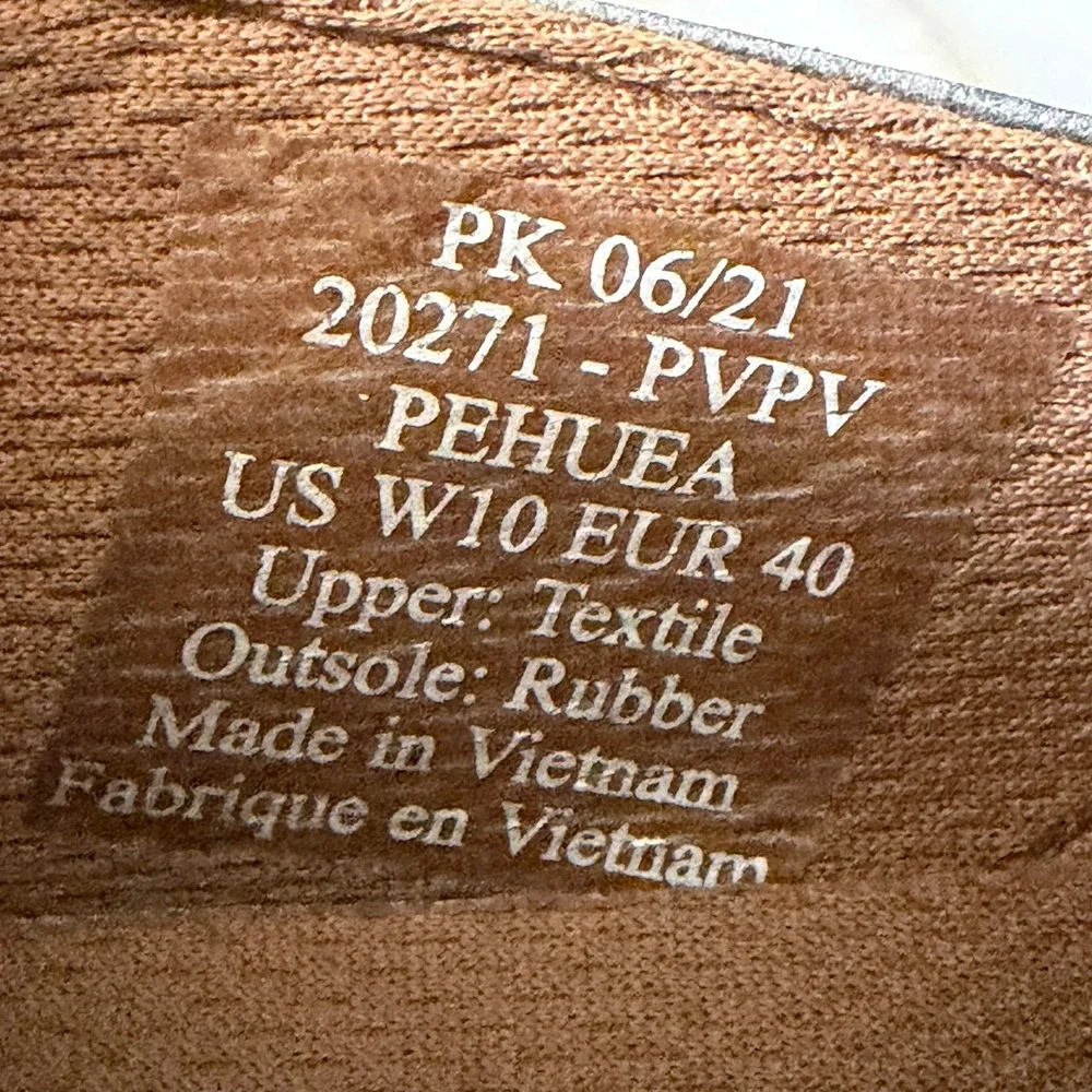 OluKai casual slip