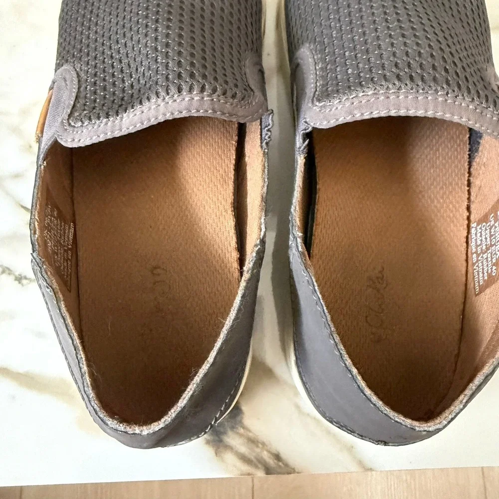 OluKai casual slip