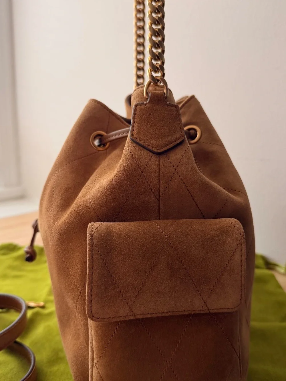 CHARLIE QUILTING DRAWSTING BAG X TORY BURCH✨ Brown Suede