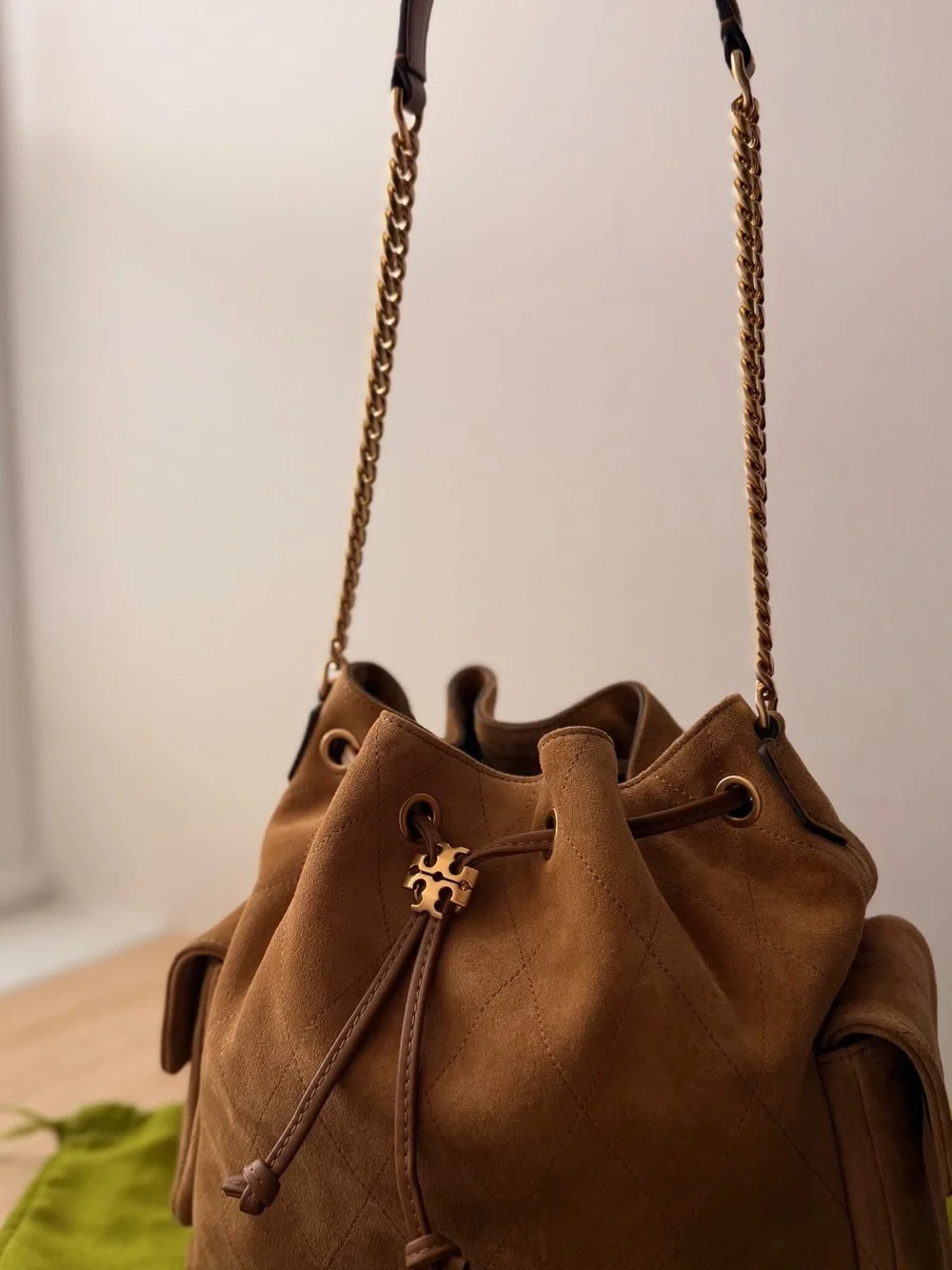 CHARLIE QUILTING DRAWSTING BAG X TORY BURCH✨ Brown Suede