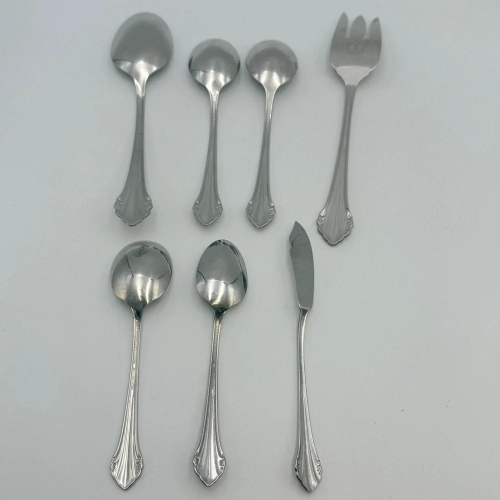 Oneida 1881 Rogers Repose Stainless Flatware Set 7 Pieces Mixed Lot Canada