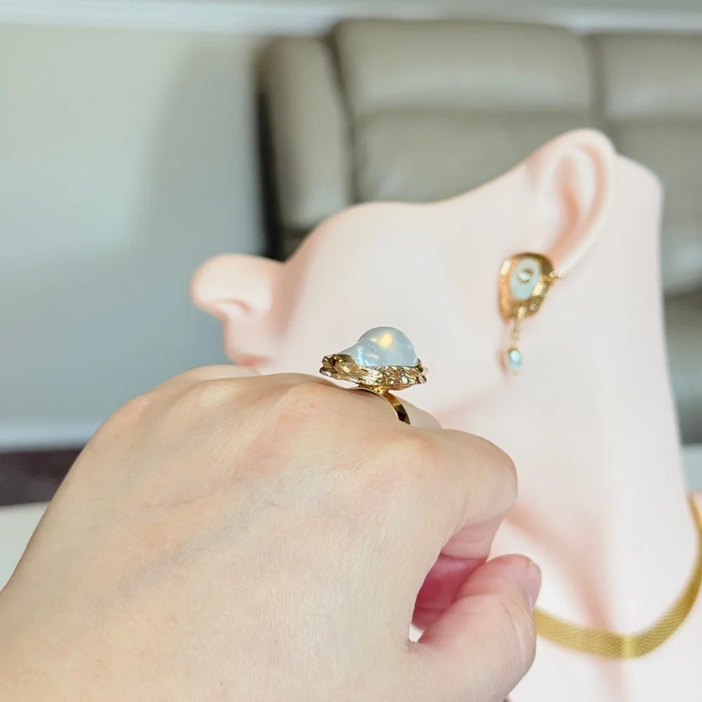 Zara elegant gold