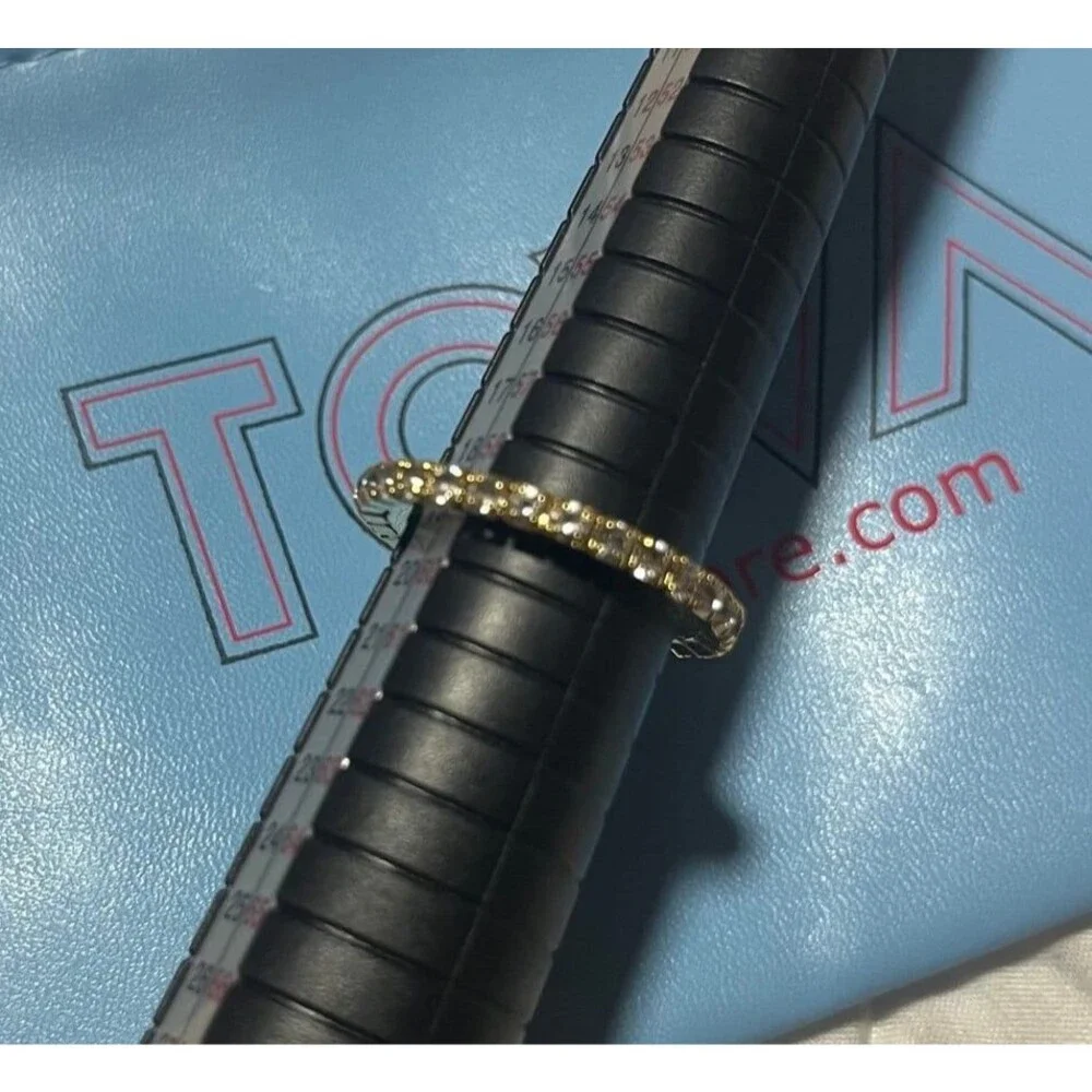 2 a T Boutique brand tova