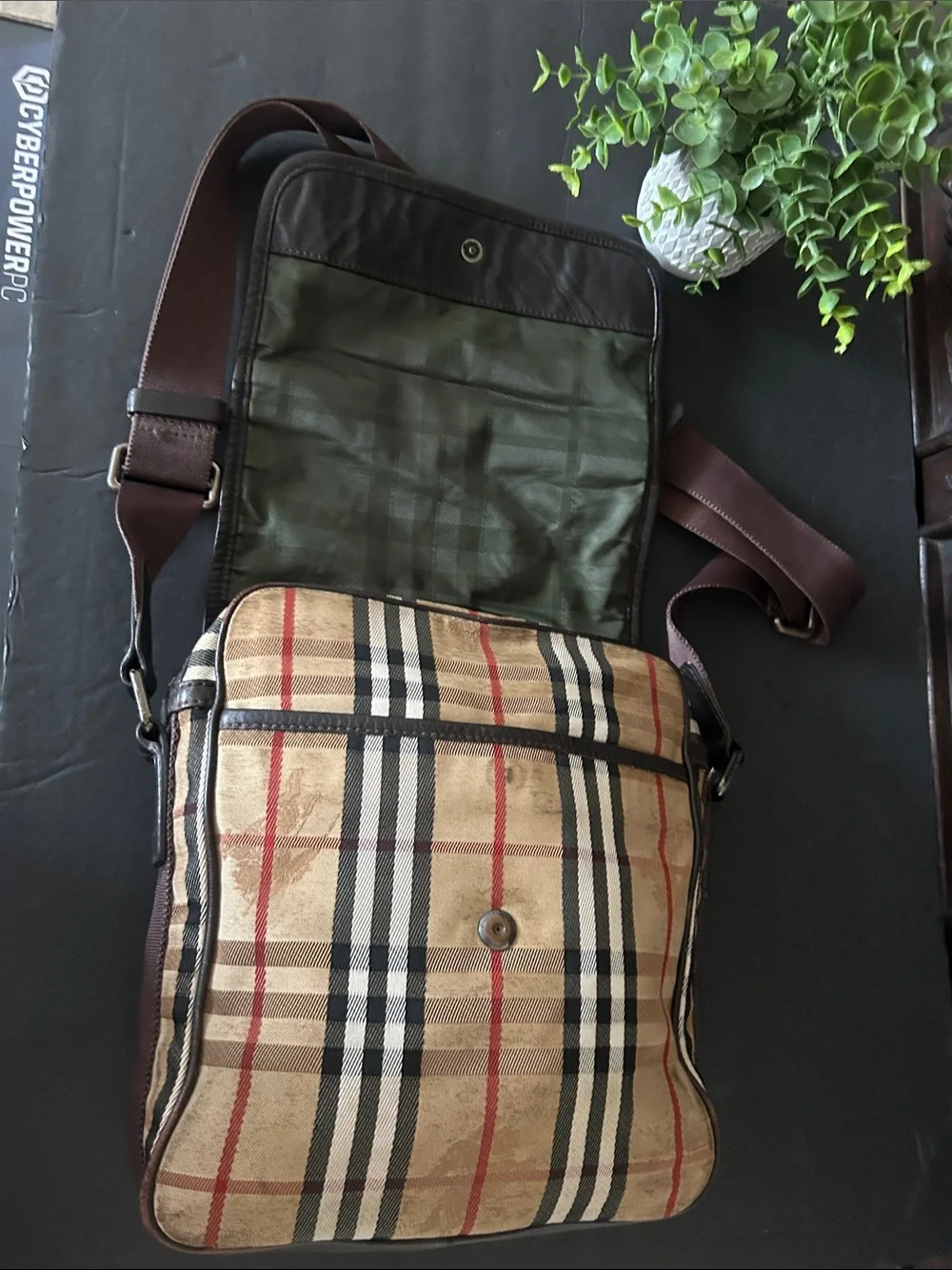 Beautiful Beige Plaid Crossbody Messenger Bag