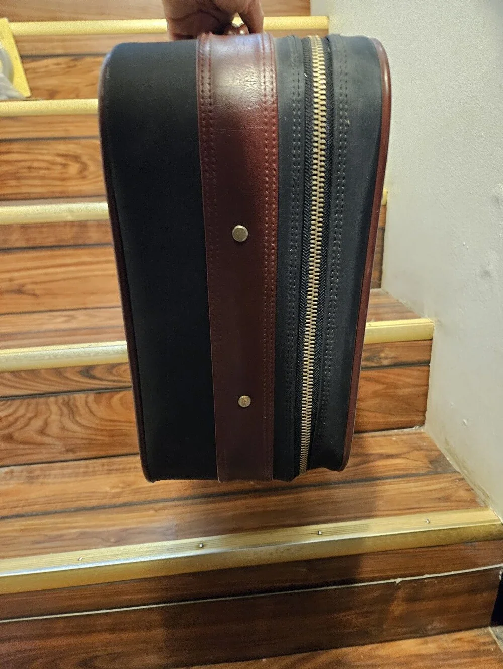 Sears and Goode blacksuitcase with faux leather trim  #travel