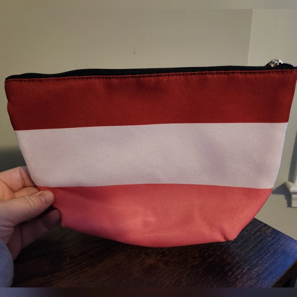 kate spade dog 2wide