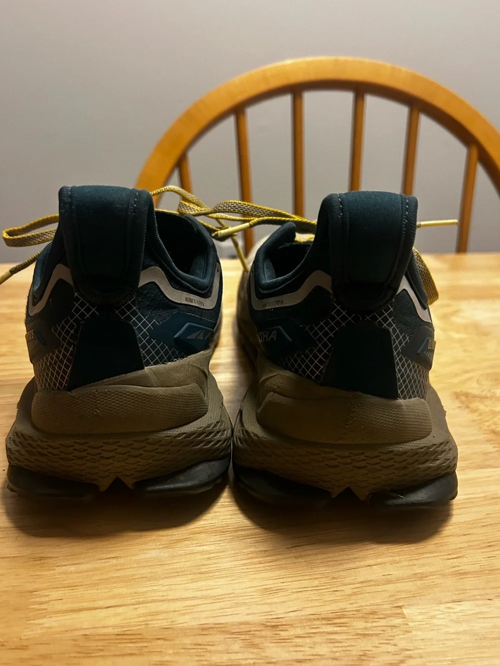 Altra Mens Olympus 5 Trail Running Shoes Sz 9