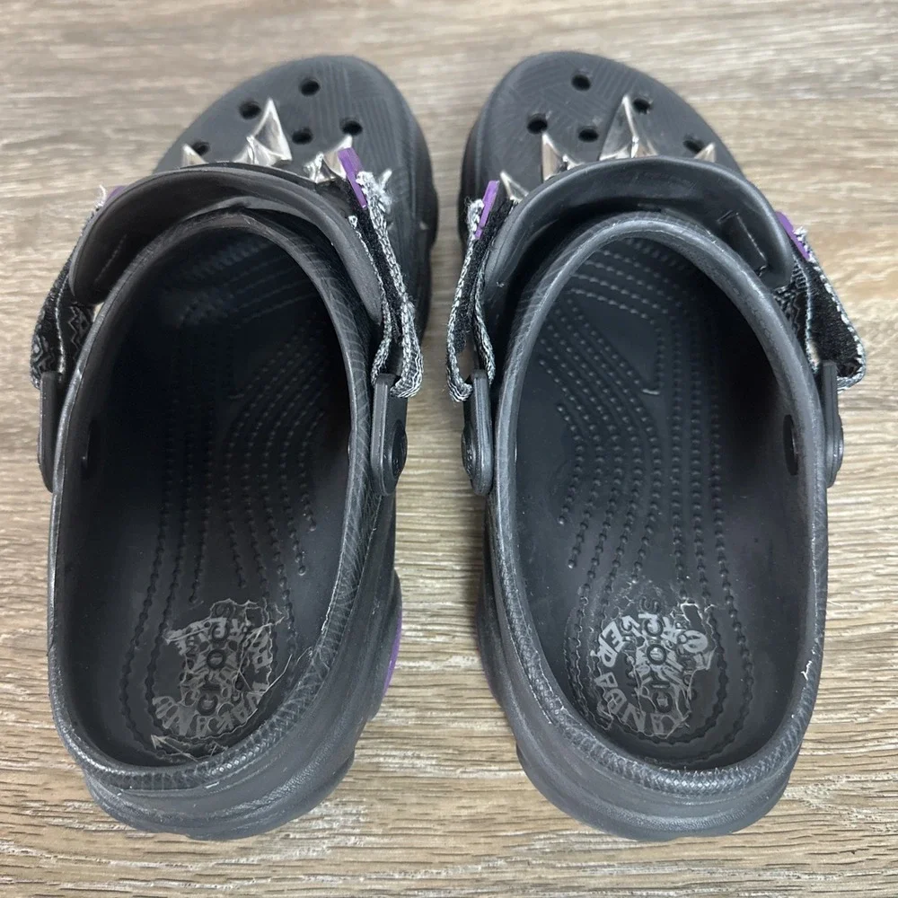 CROCS black panther
