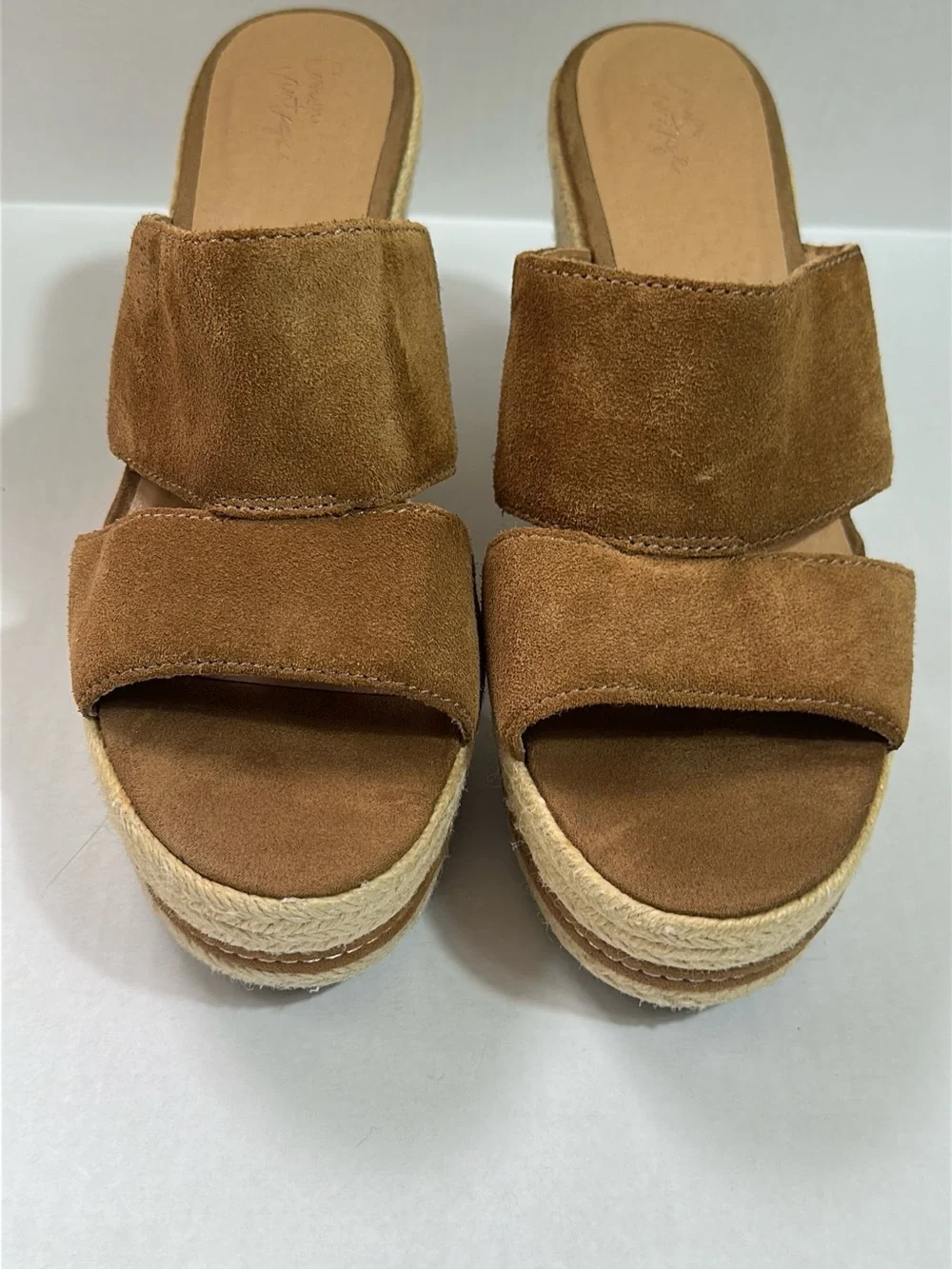 Crown suede crossover