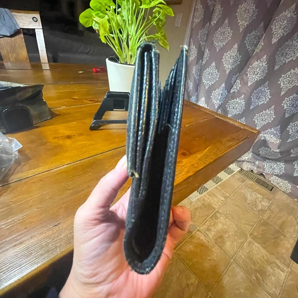 Gucci hook wallet