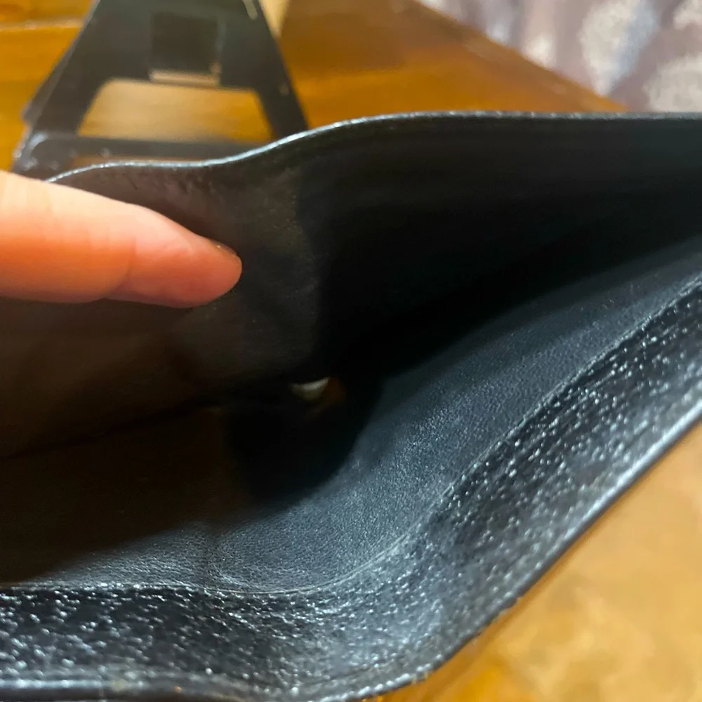 Gucci hook wallet