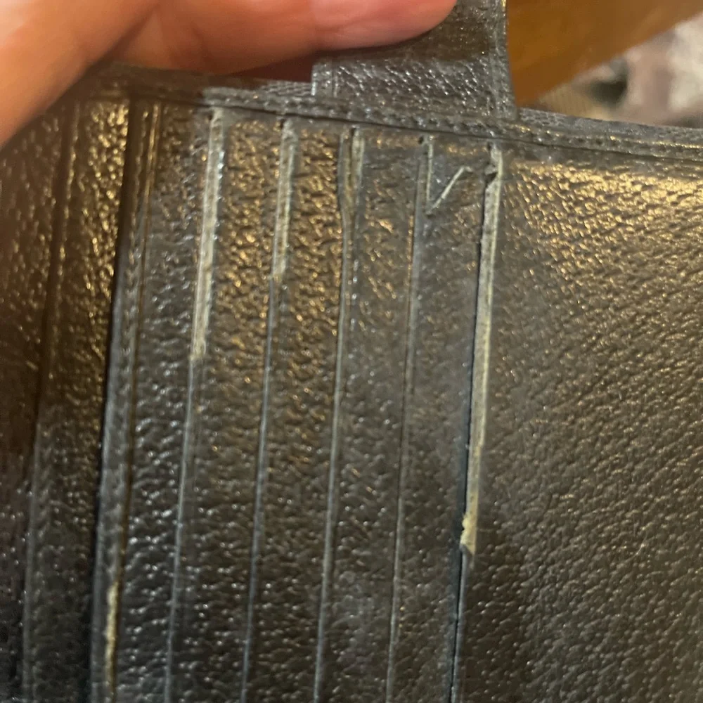 Gucci hook wallet