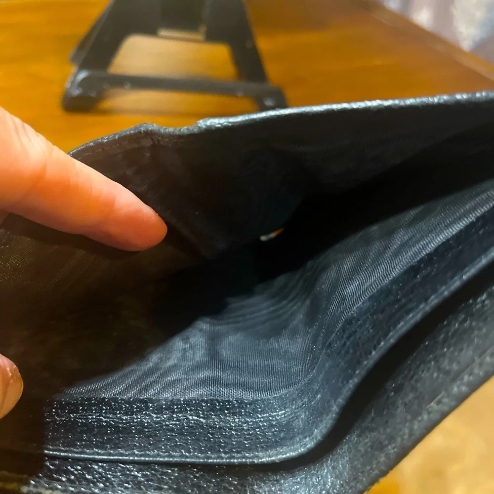 Gucci hook wallet