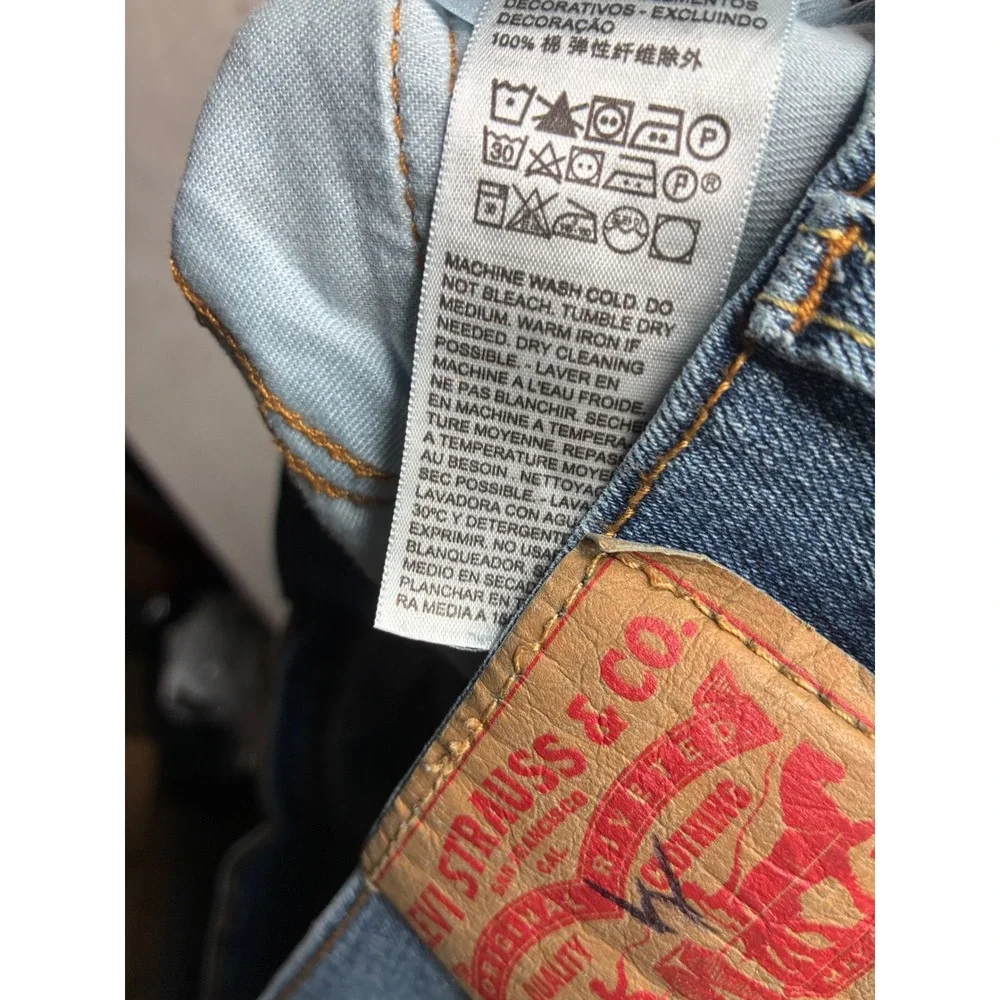 Levis levi 559