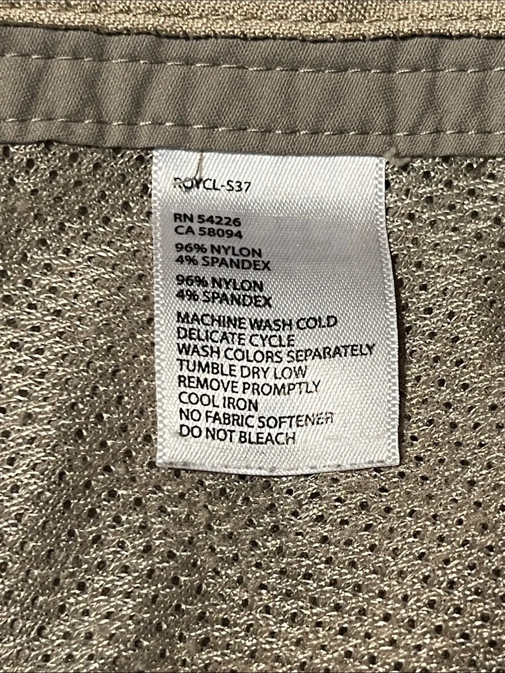 Royal Robbins Stretchy Quick Dry Discovery Hiking Shorts in Tan - Size 8