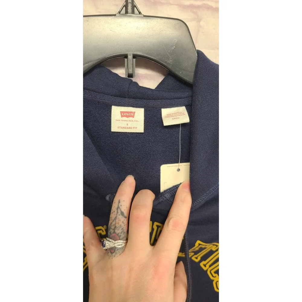 Levis levi athletics