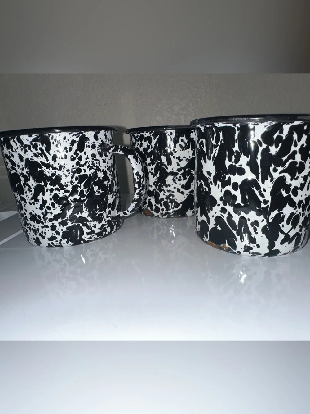 Unbranded lot graniteware