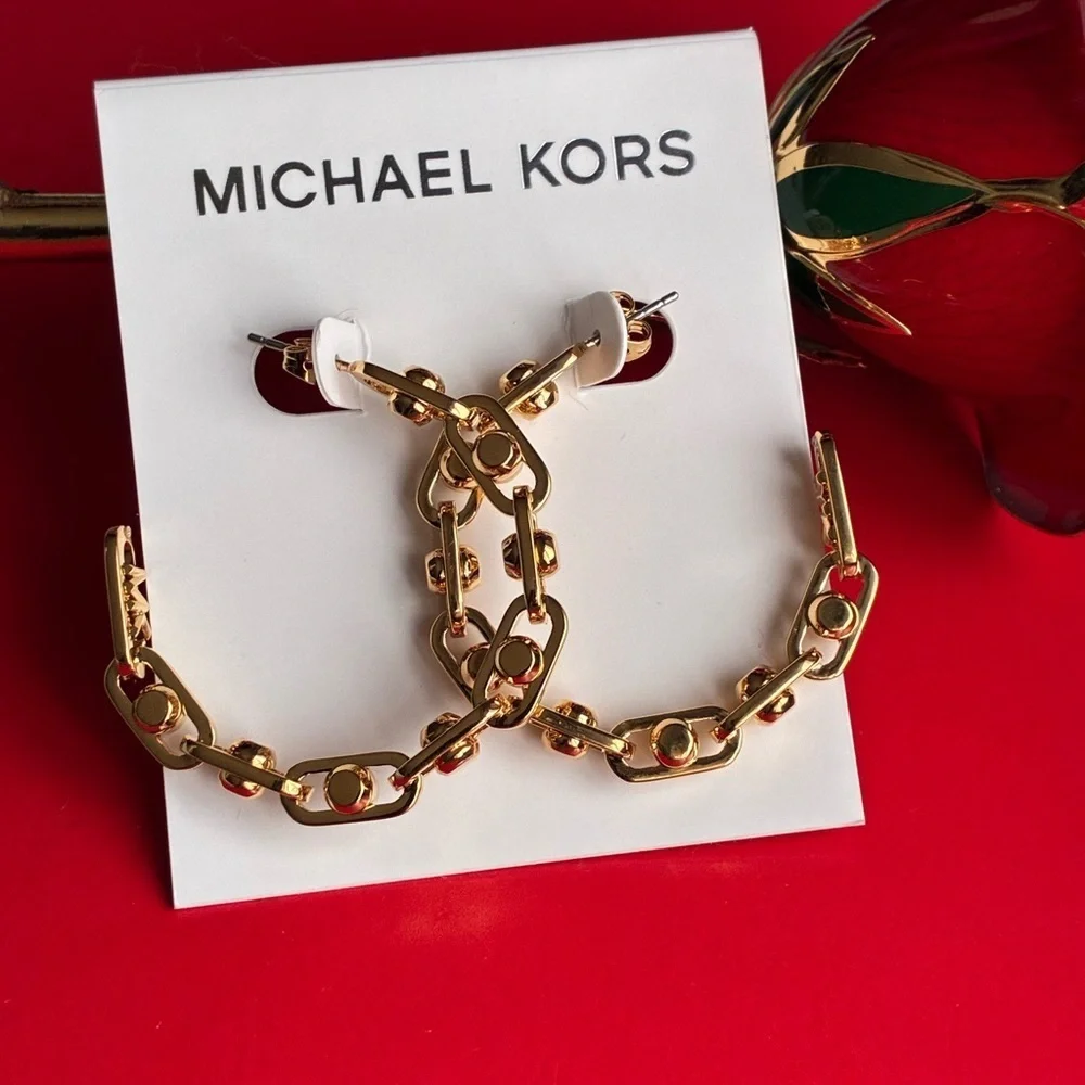 Michael Kors stylish chain
