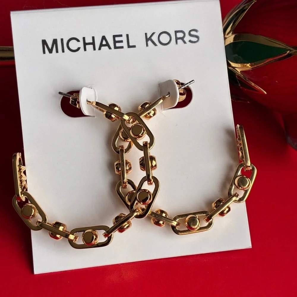 Michael Kors stylish chain