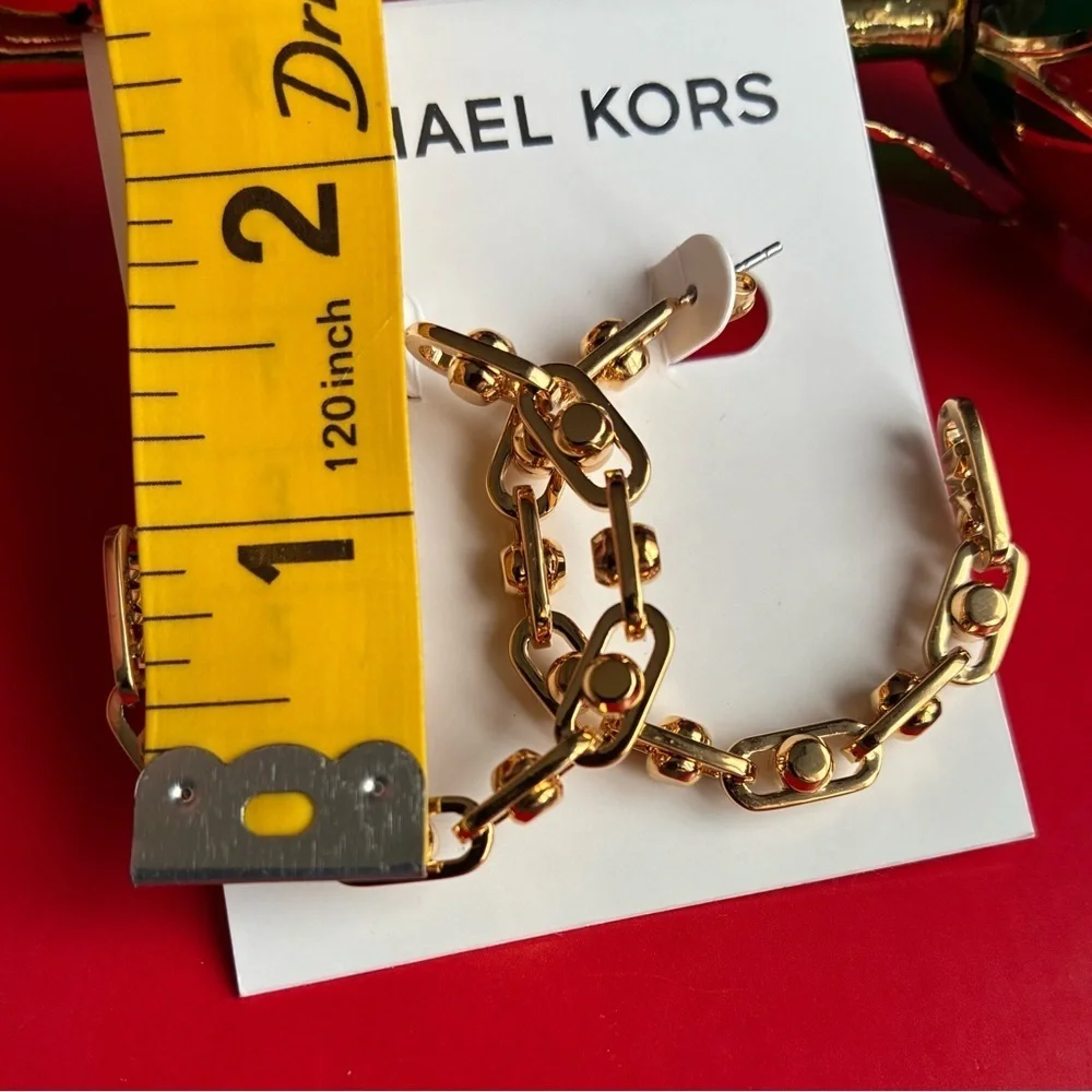 Michael Kors stylish chain
