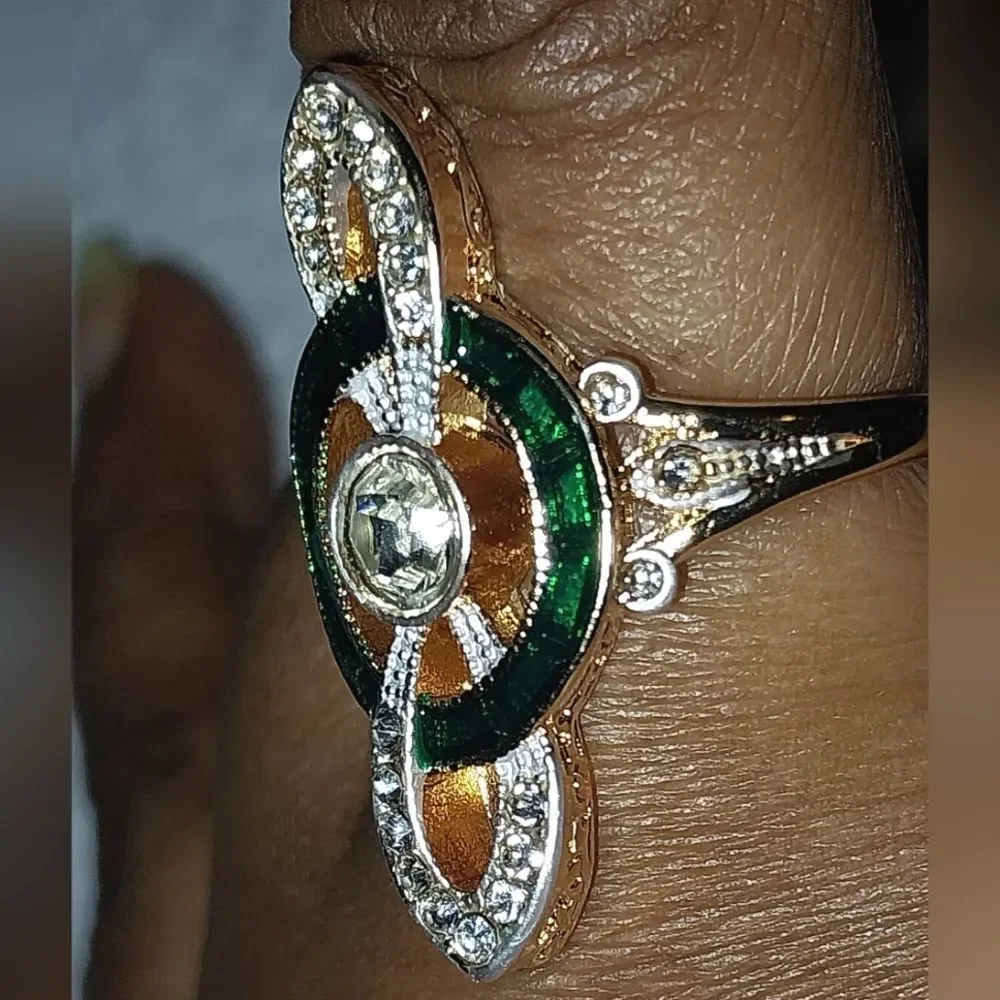 boutique inlaid makes golden