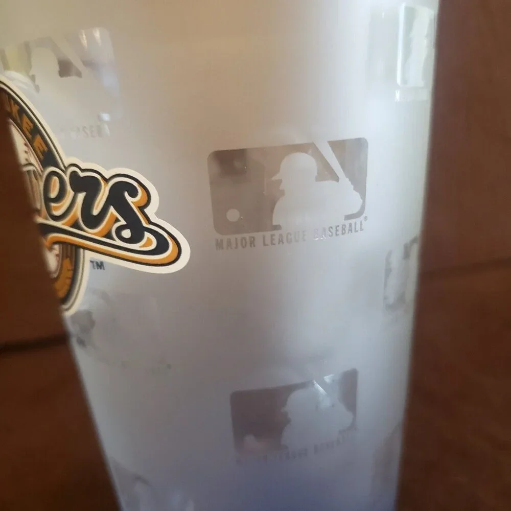 Boelter frosted pint