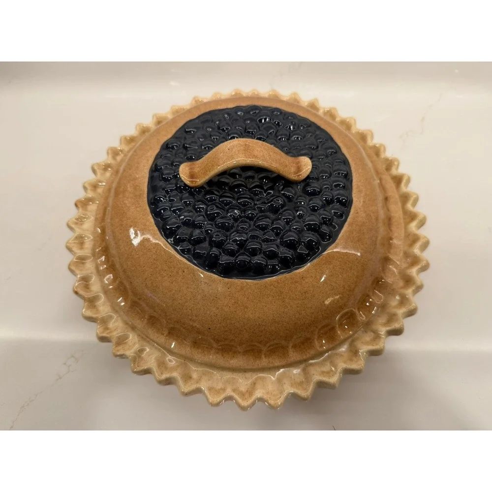 Vintage‎ Ceramic Blueberry Pie Dish w Lid and Recipe Speckled Tan 11 Inch Baker