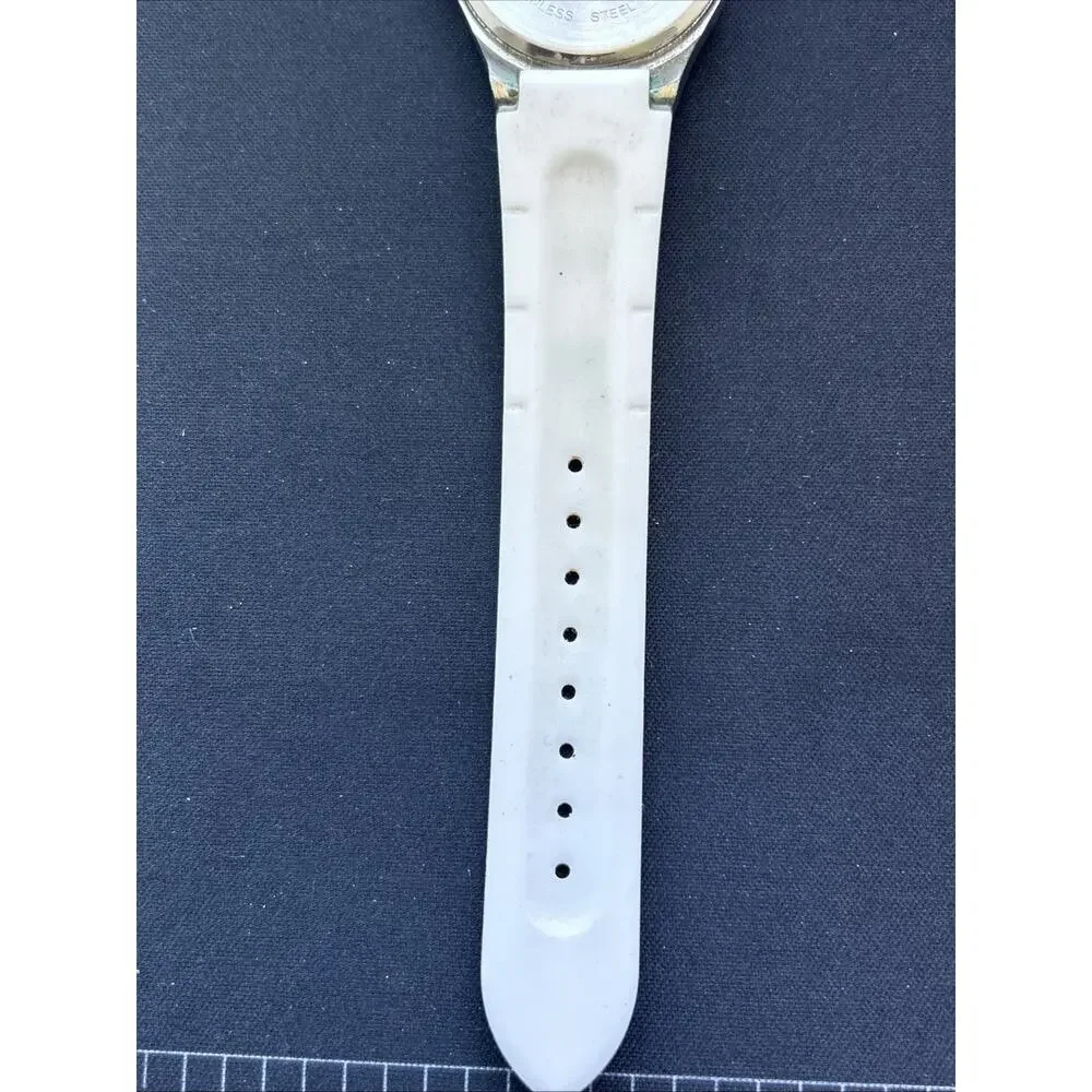 Unbranded silver tone