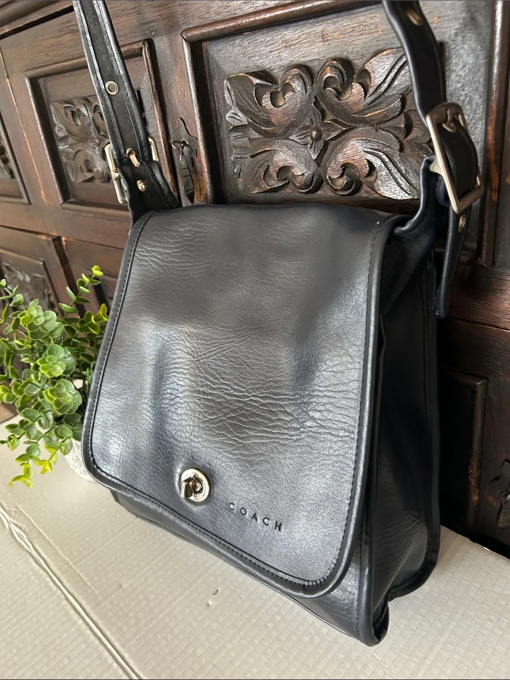 Beautiful Bag 22” measurement shoulder