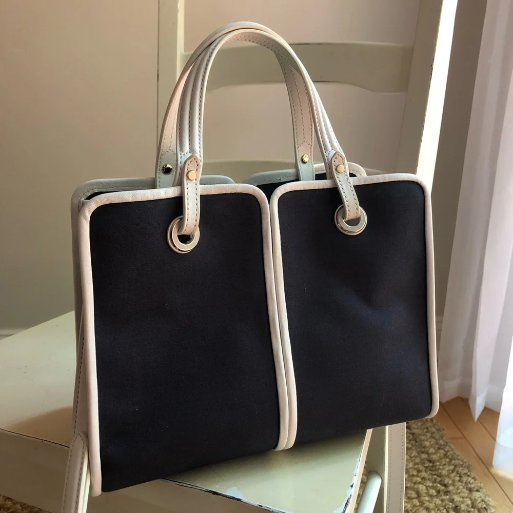 kate spade measured approximately