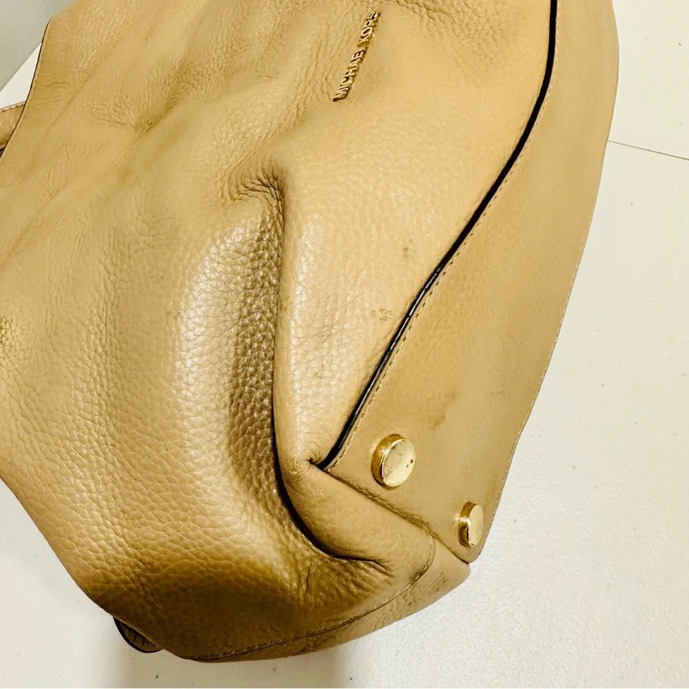 Michael Kors bag has