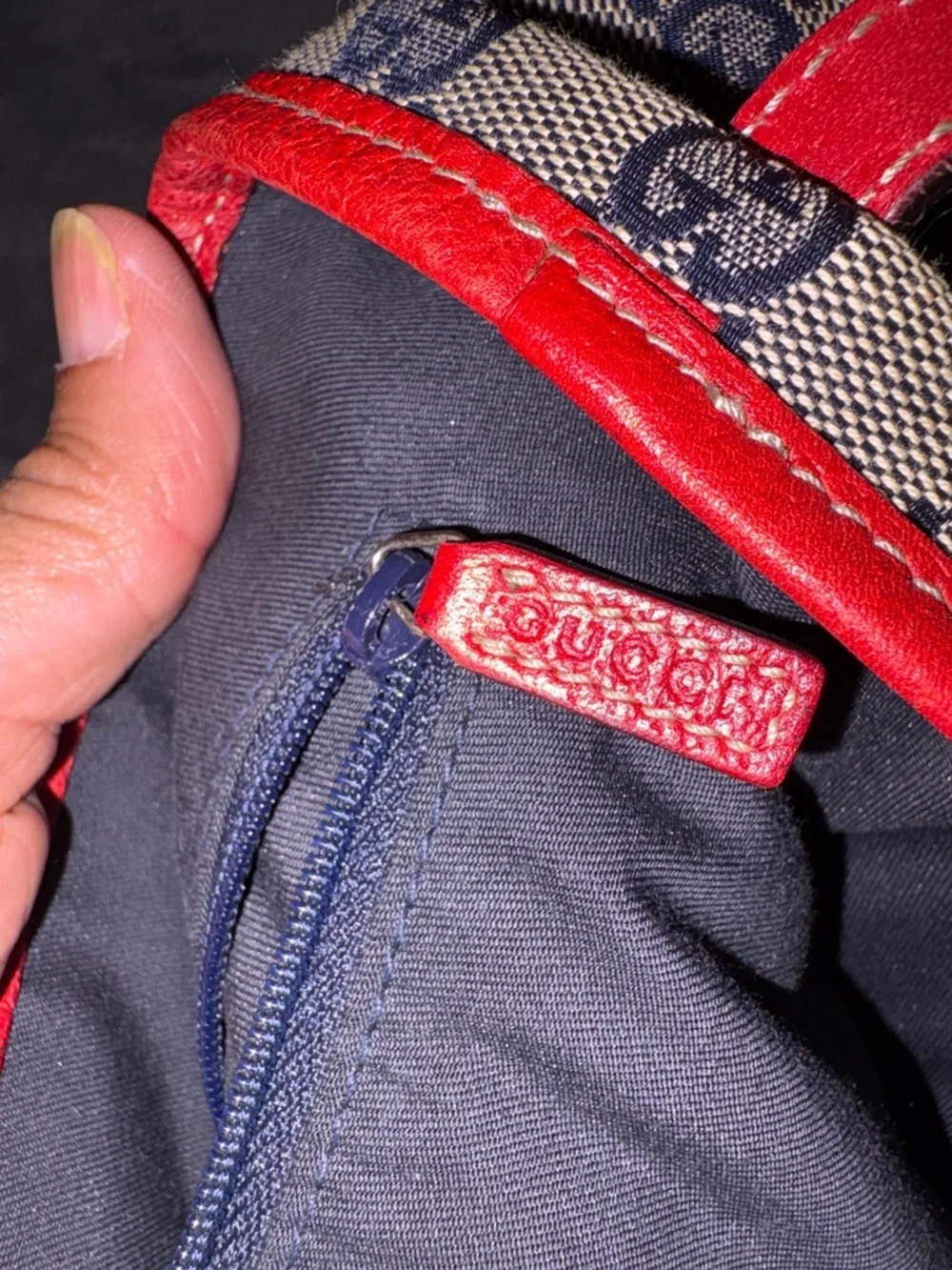 Gucci tote signature