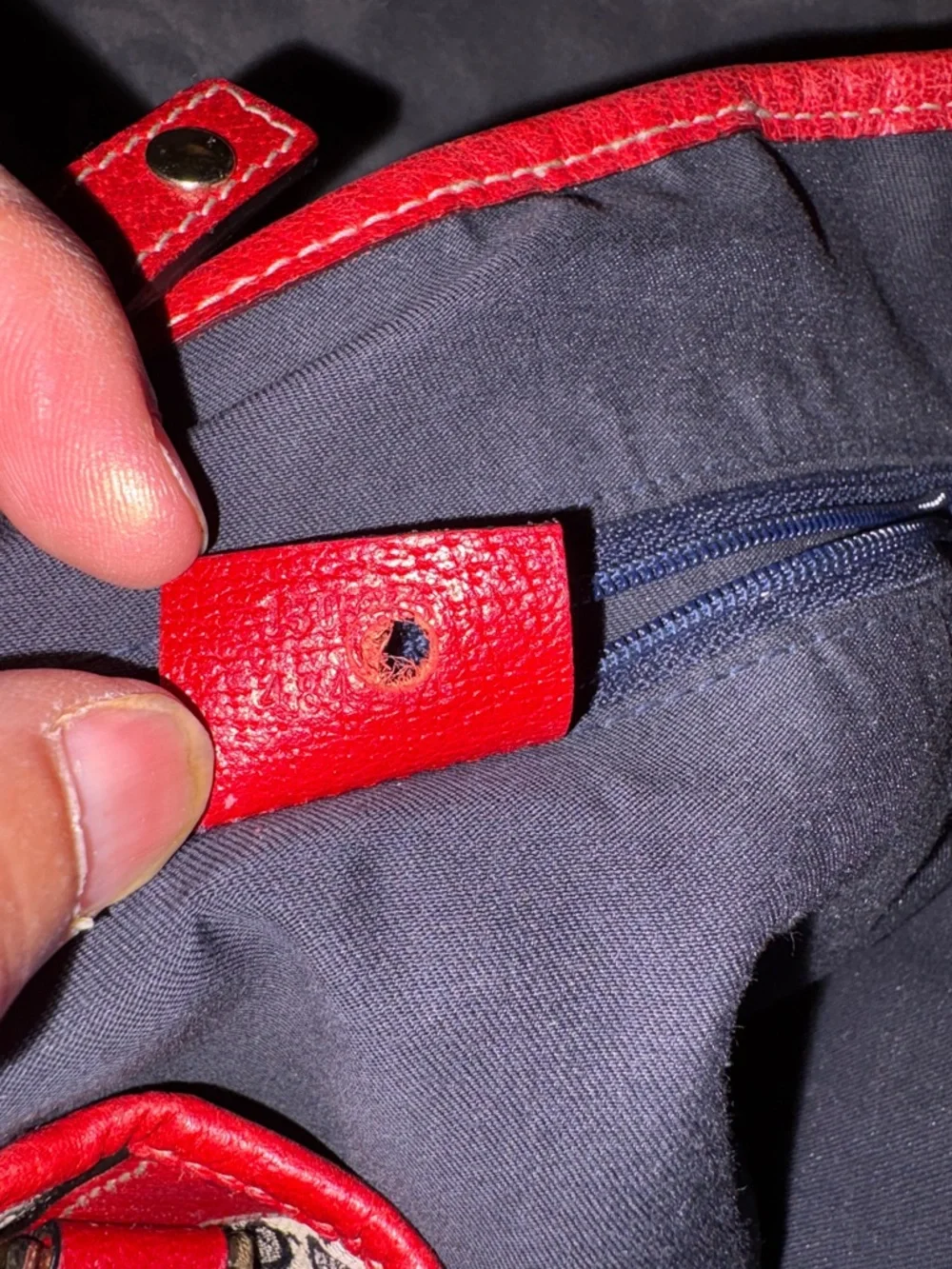 Gucci tote signature