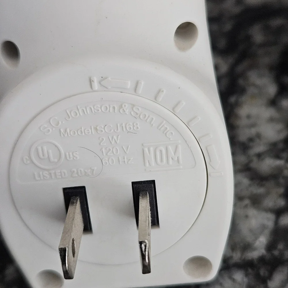 Glade‎ PlugIns Scented Oil Warmers white lot of 3 wall plug in