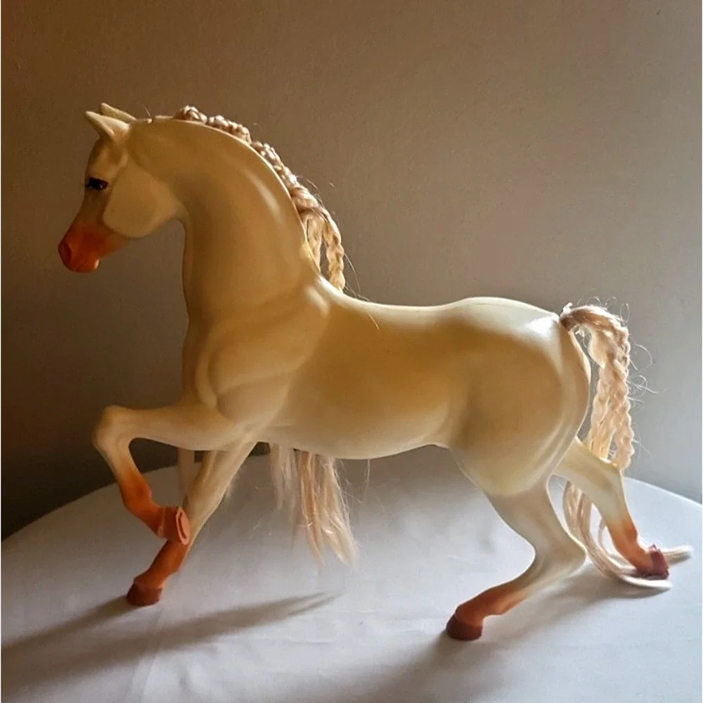 Vintage Mattel Barbie Blinking Beauty White Horse 1987 Tan 11”
