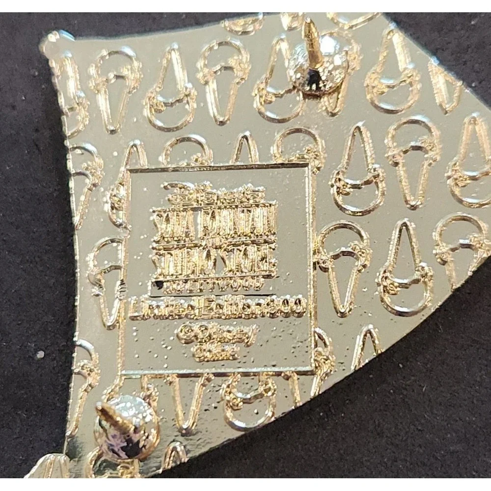 Disney pin as