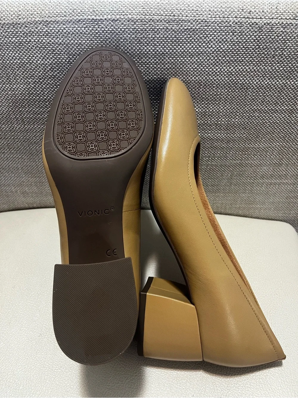 Vionic smooth camel