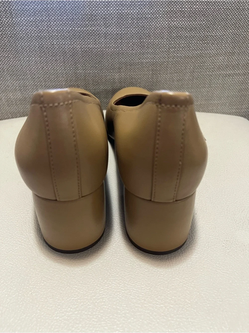 Vionic smooth camel