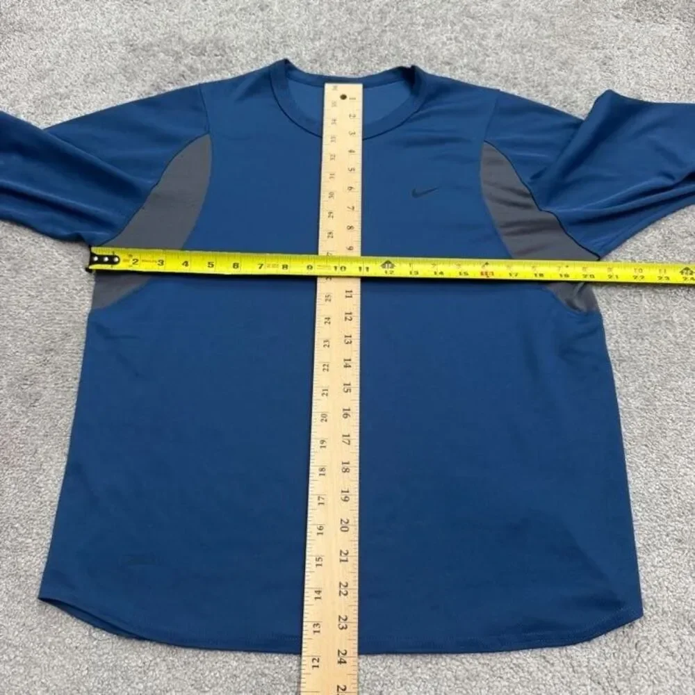 Nike shirt style