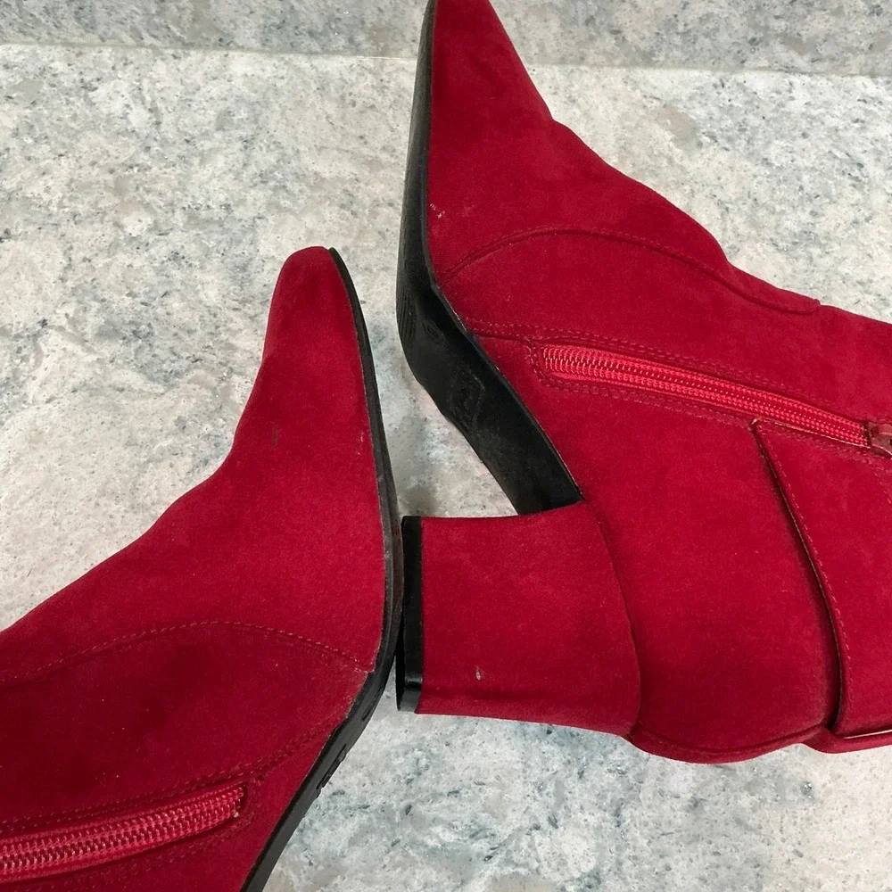 Jaclyn Smith Dulce Ankle Boots 8 Red Faux Suede Block Heel Buckle Booties